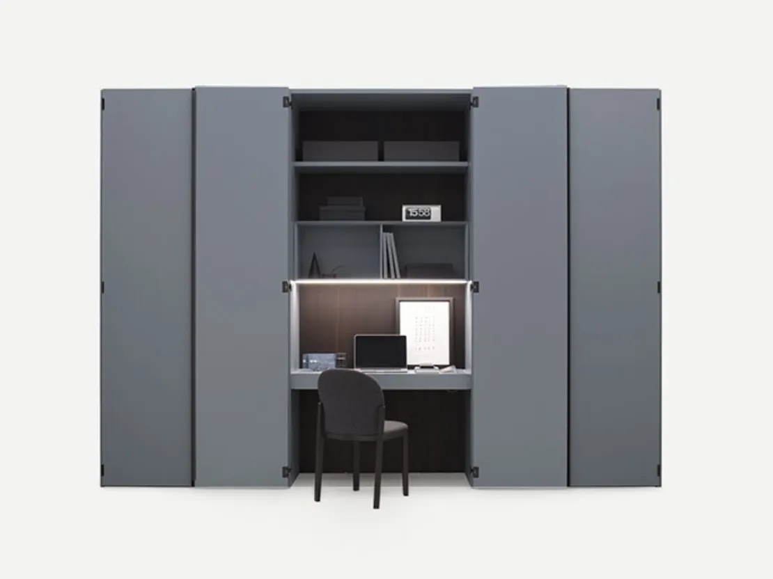 Armadio con ante battenti Amalfi di Pianca con vano home office interno