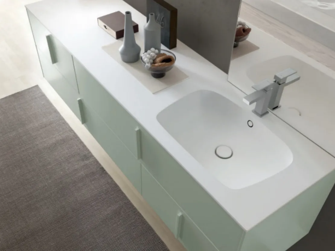 Mobile da bagno sospeso M System C014 in laccato opaco Verde Polvere e top con vasca integrata di Baxar