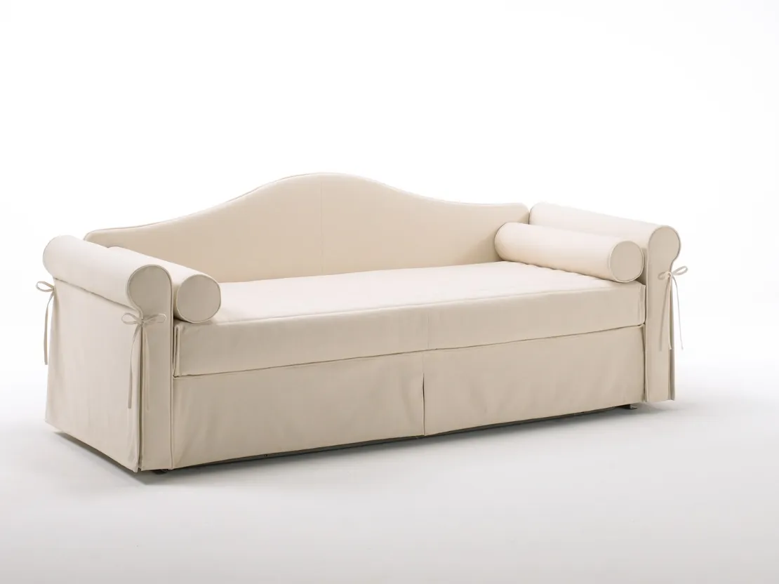 Divano Letto classico con braccioli arrotondati e schienale sagomato BK 114 di BK Group